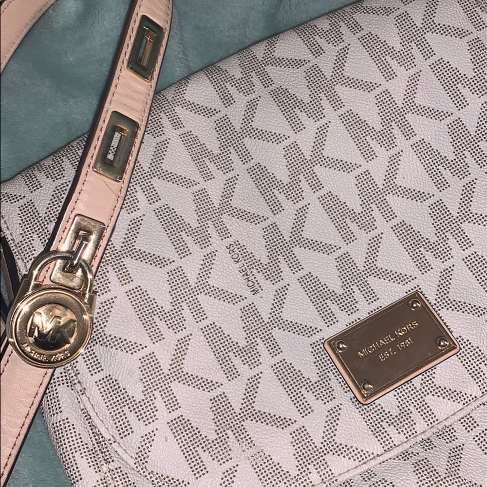 crossbody Michael Kors purse